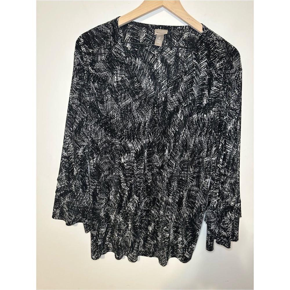 Chico's Etched Leaf Ruffle Sleeves Top SZ 4 V Neck 3/4 Sleeves Color Black